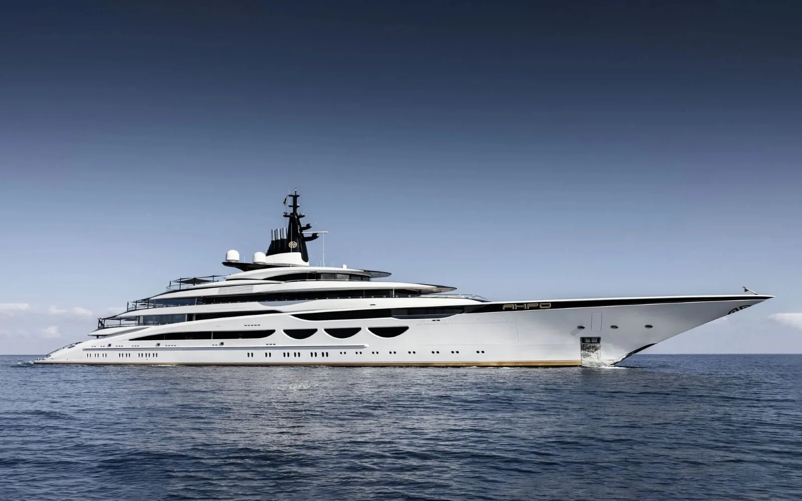 AHPO - photo 1 yacht charter Cannes