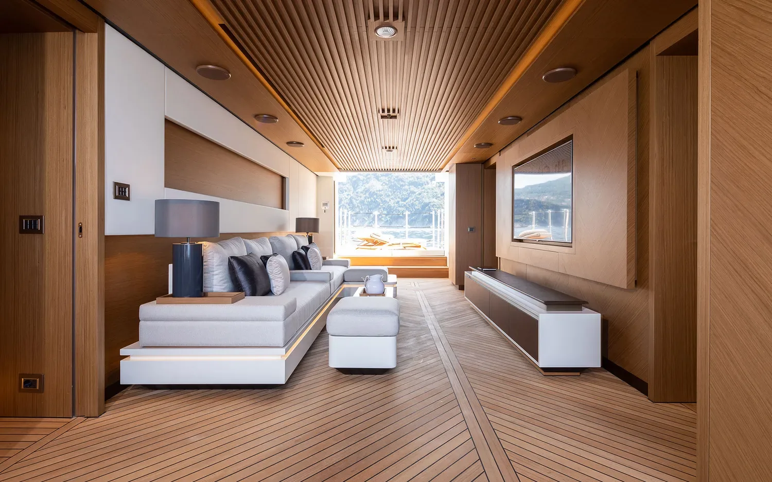ALFA - photo 11 yacht charter Cannes