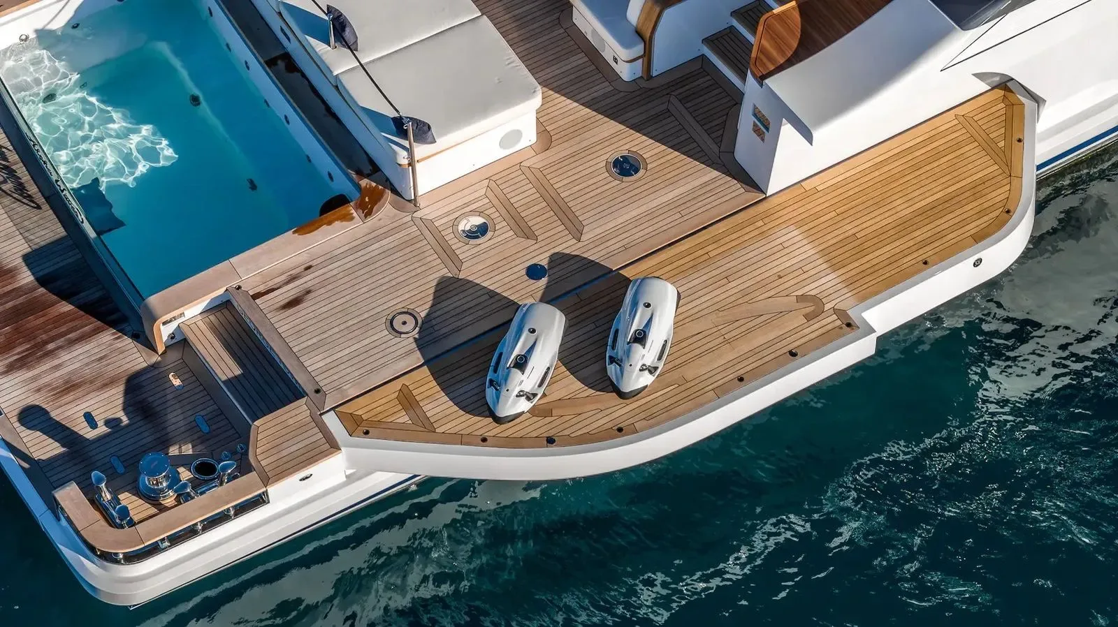 ALPHA WAVES - photo 7 yacht charter Cannes