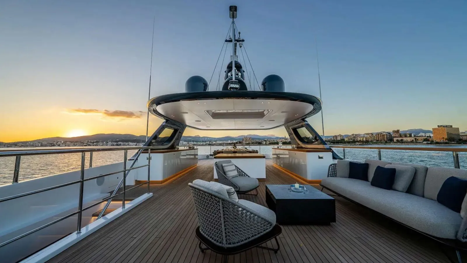 ALPHA WAVES - photo 13 yacht charter Cannes