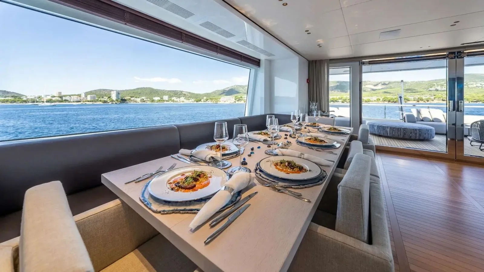 ALPHA WAVES - photo 30 yacht charter Cannes