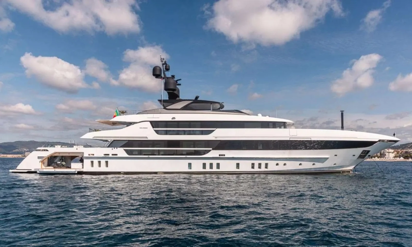 Alulim - photo 1 yacht charter Cannes