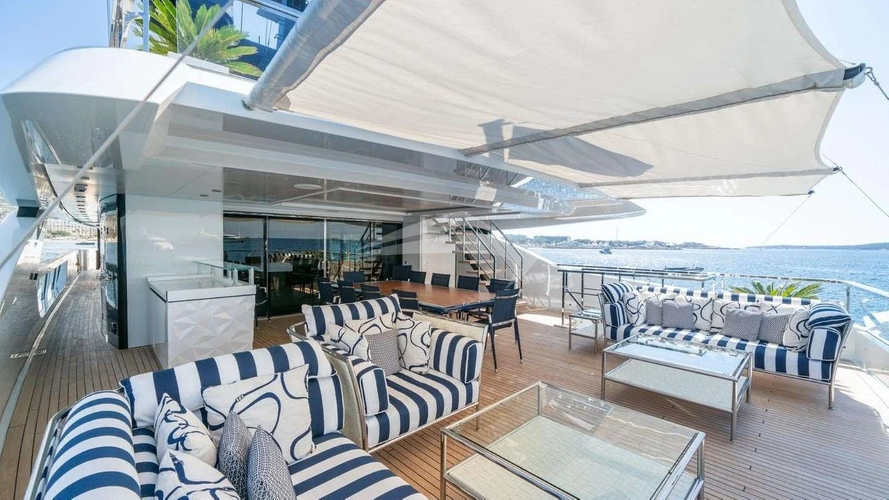 Alulim - photo 4 yacht charter Cannes