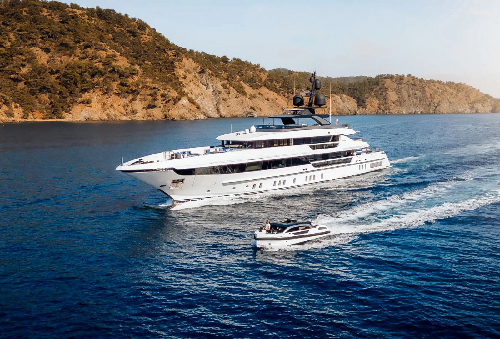 Alulim - photo 18 yacht charter Cannes