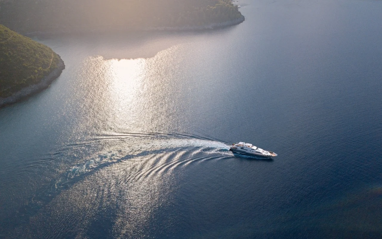 Antisan - photo 6 yacht charter Cannes