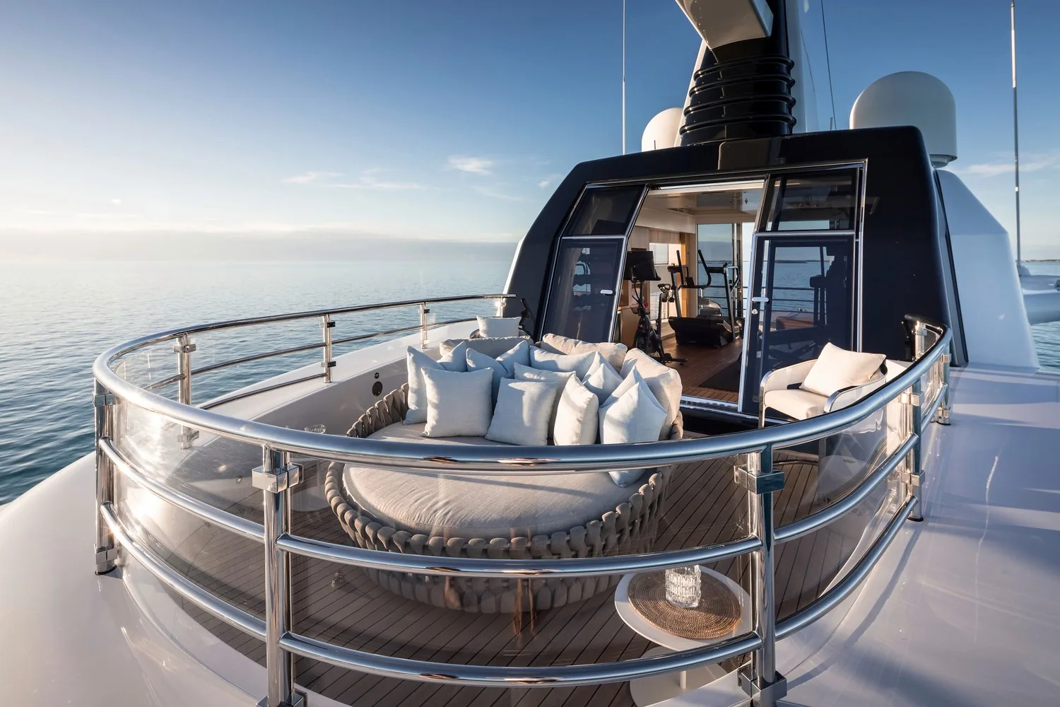 ARTISAN - photo 10 yacht charter Cannes