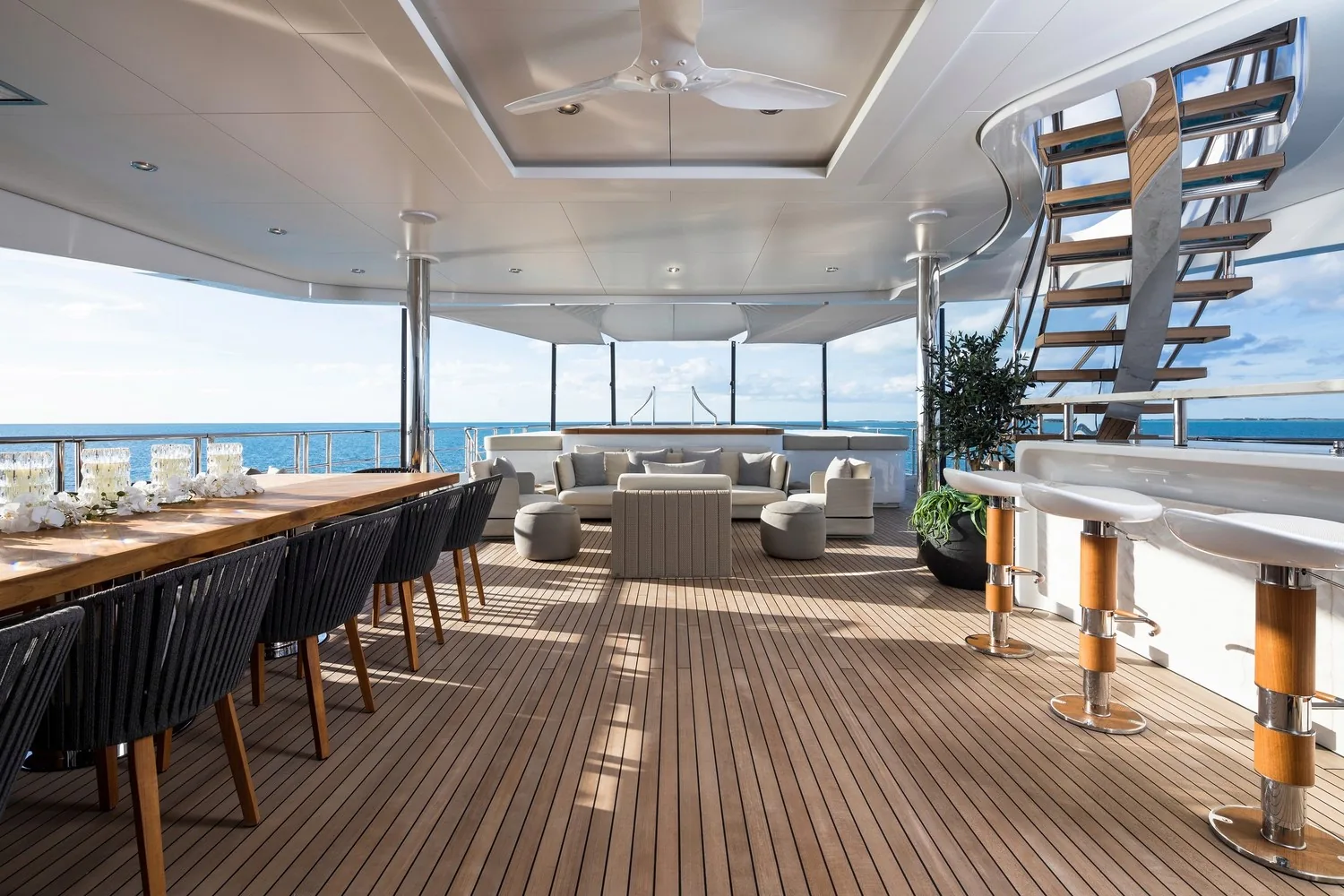 ARTISAN - photo 12 yacht charter Cannes