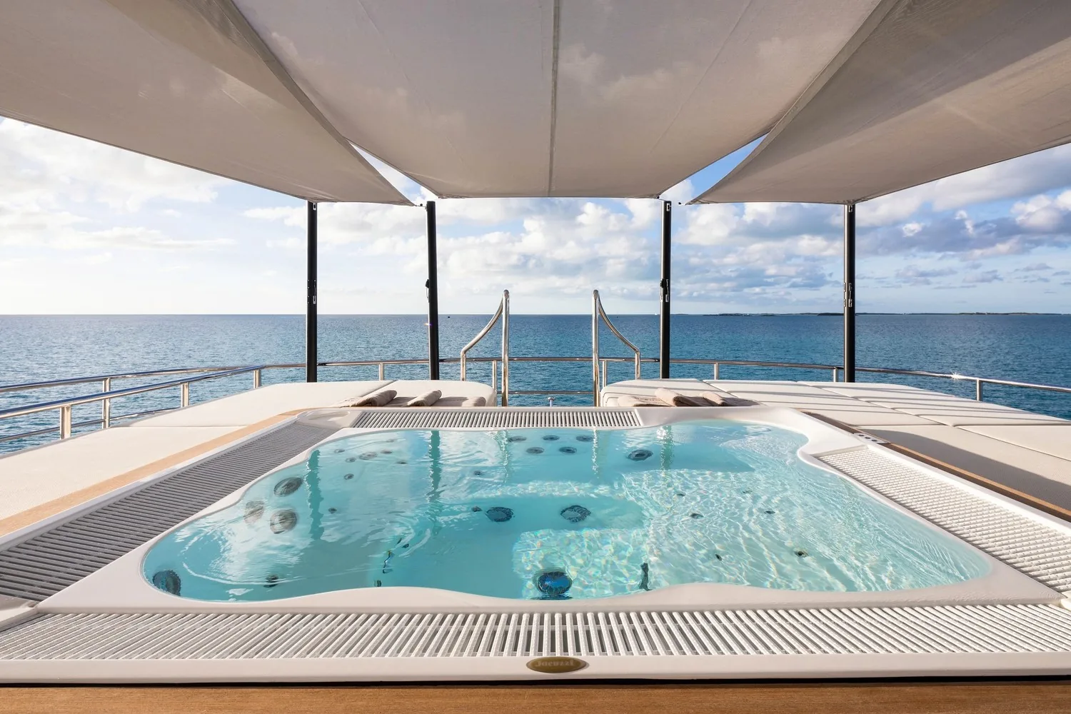 ARTISAN - photo 13 yacht charter Cannes