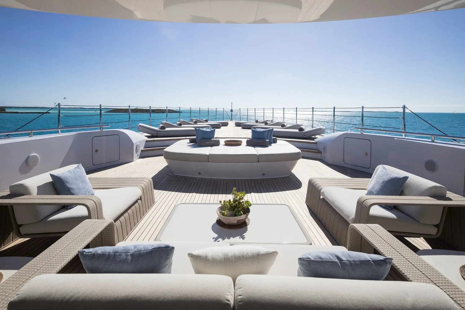 ARTISAN - photo 17 yacht charter Cannes