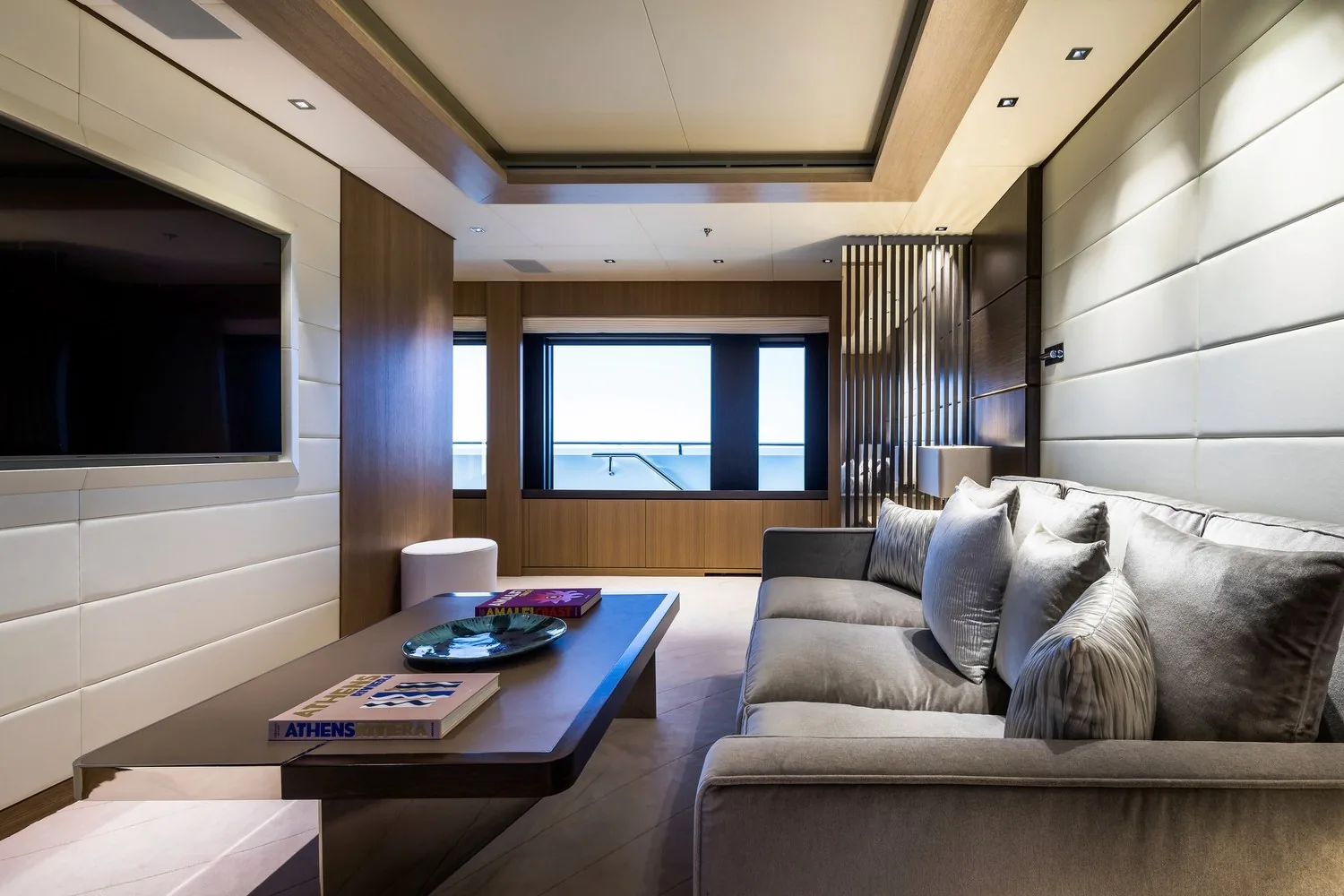 ARTISAN - photo 32 yacht charter Cannes