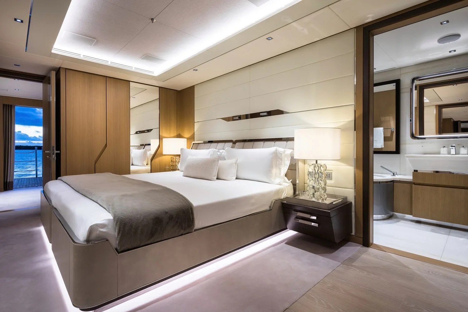 ARTISAN - photo 34 yacht charter Cannes