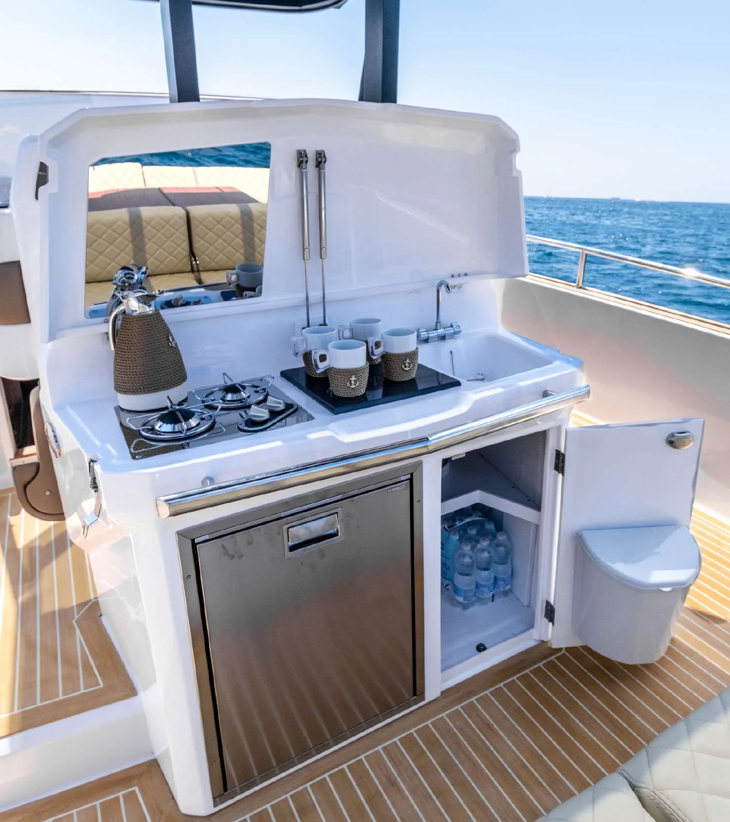 Avangarde 35 - photo 6 yacht charter Cannes