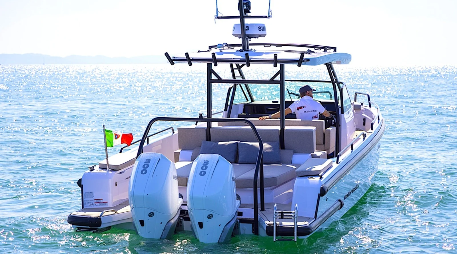 Axopar 37 Sun-Top - photo 4 yacht charter Cannes