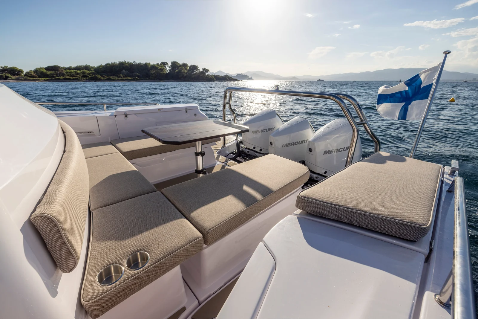 Axopar 45 XC Cross Cabin - photo 11 yacht charter Cannes