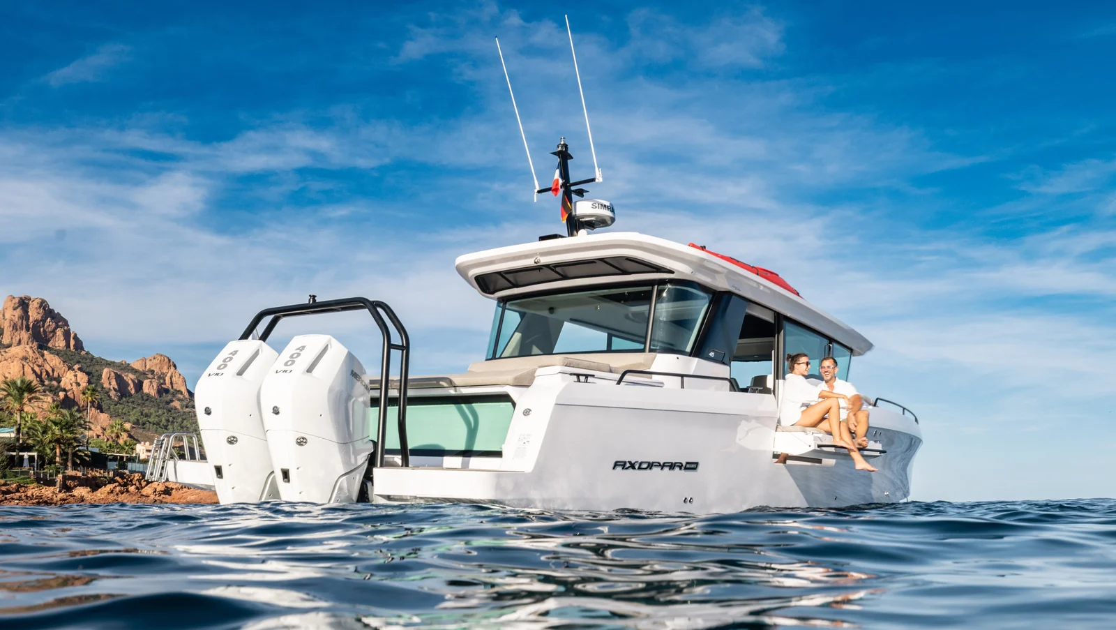 Axopar 45 XC Cross Cabin - photo 13 yacht charter Cannes