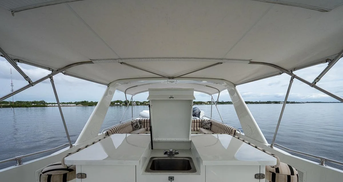 Bandit - photo 3 yacht charter Miami