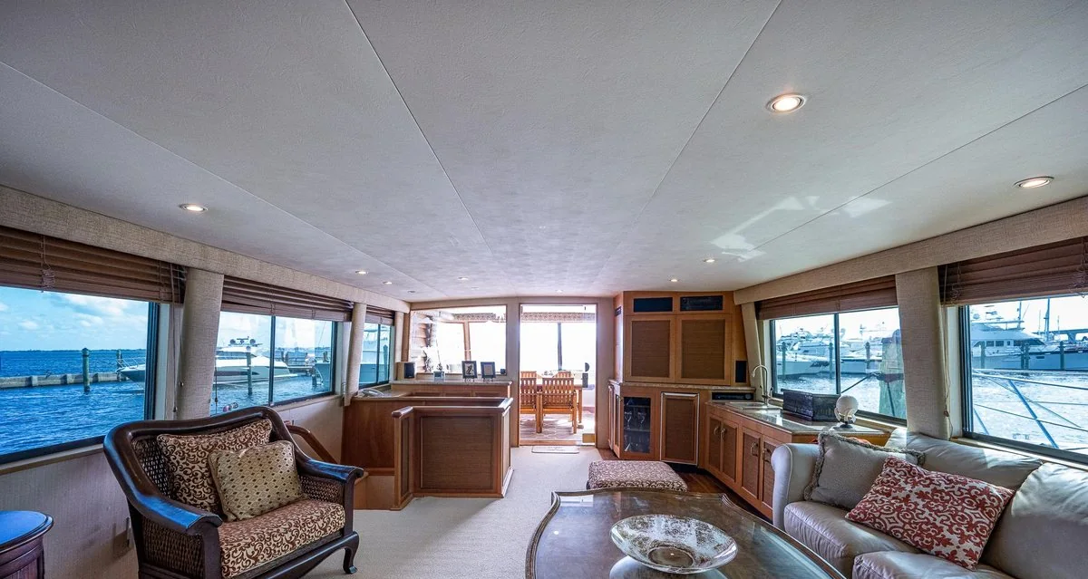 Bandit - photo 5 yacht charter Miami