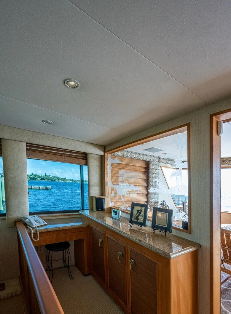 Bandit - photo 10 yacht charter Miami