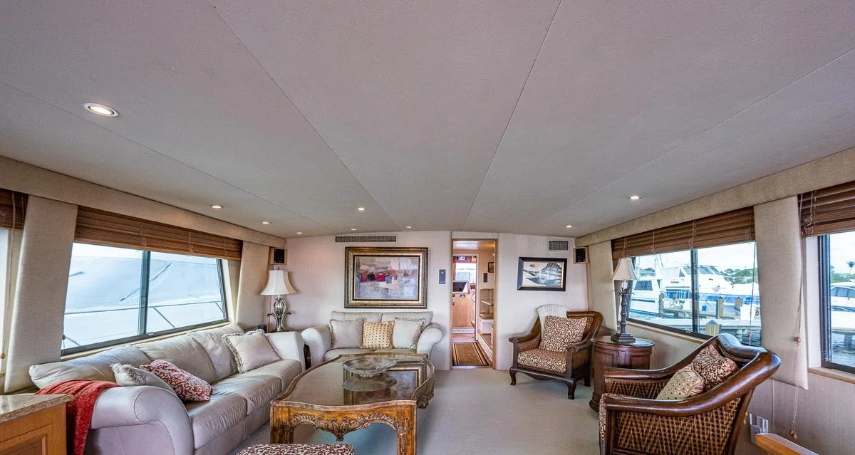 Bandit - photo 12 yacht charter Miami