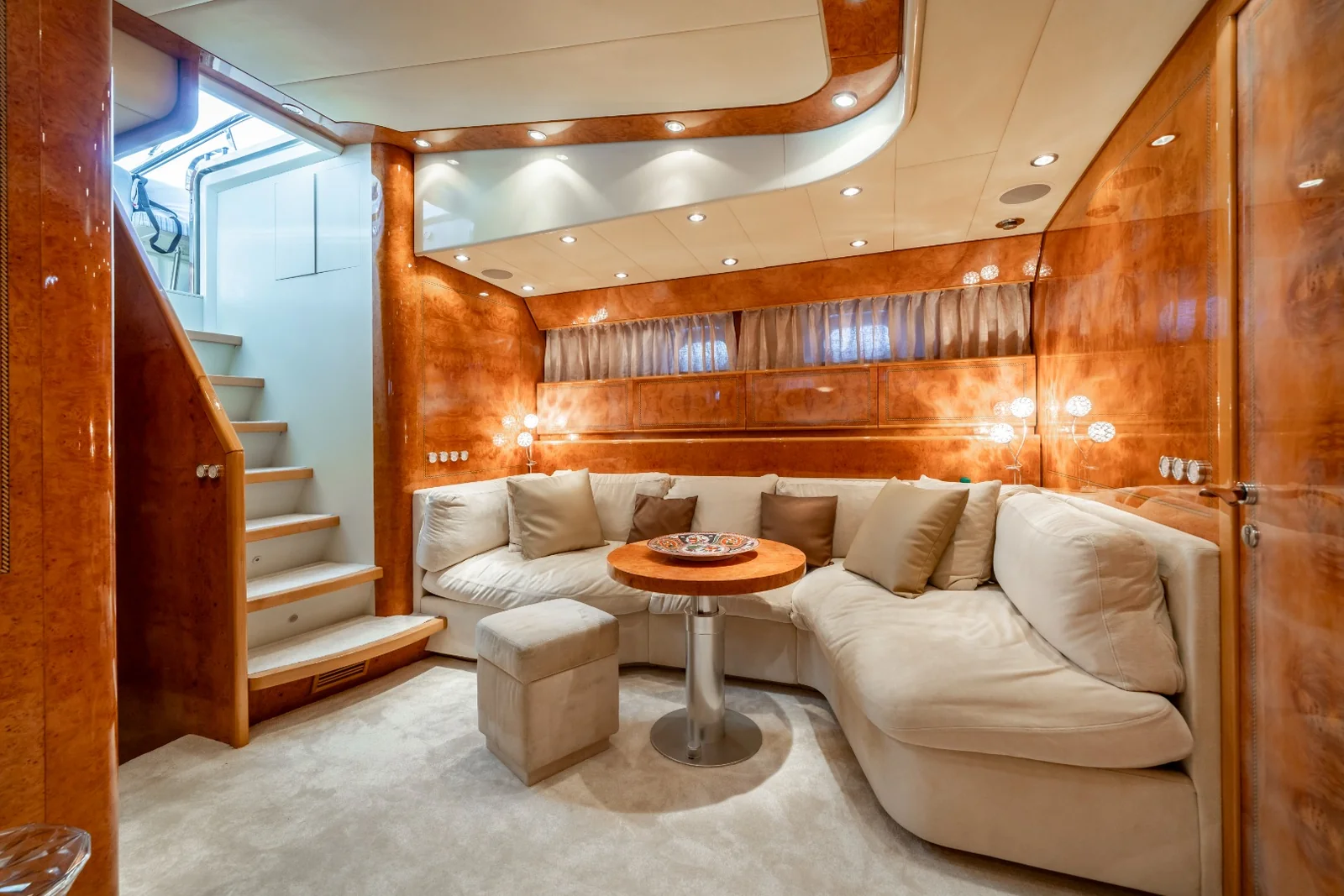 Baoli - photo 21 yacht charter Cannes