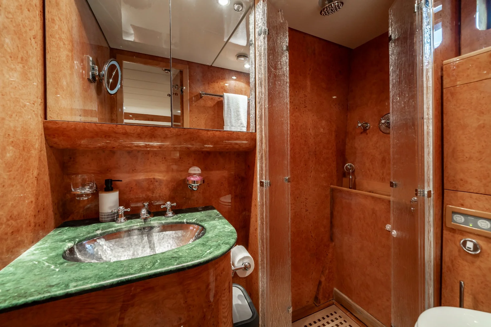 Baoli - photo 26 yacht charter Cannes