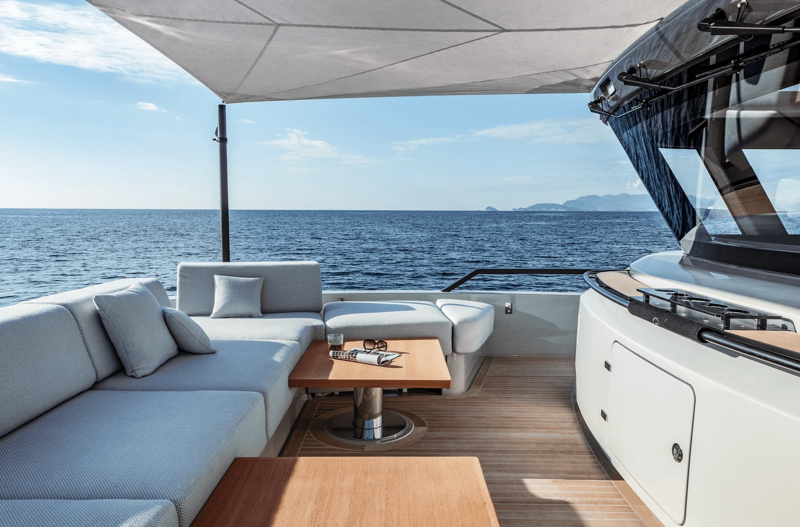 Bluegame BG62 - photo 8 yacht charter Cannes