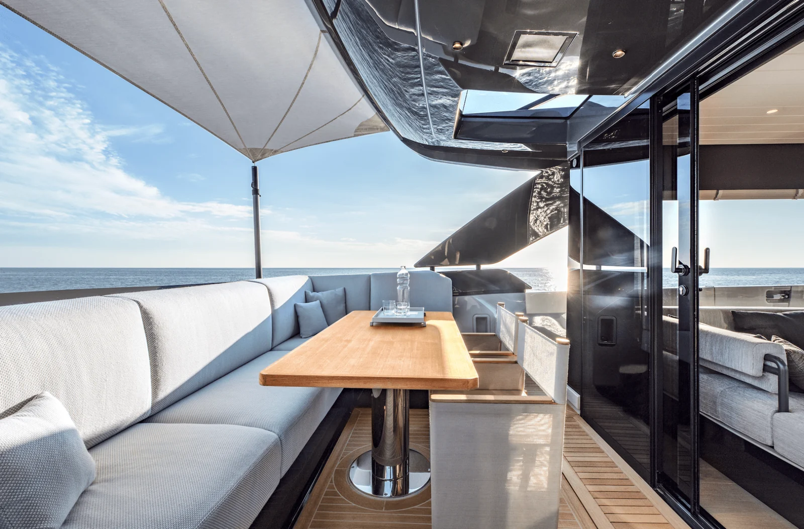Bluegame BG62 - photo 13 yacht charter Cannes