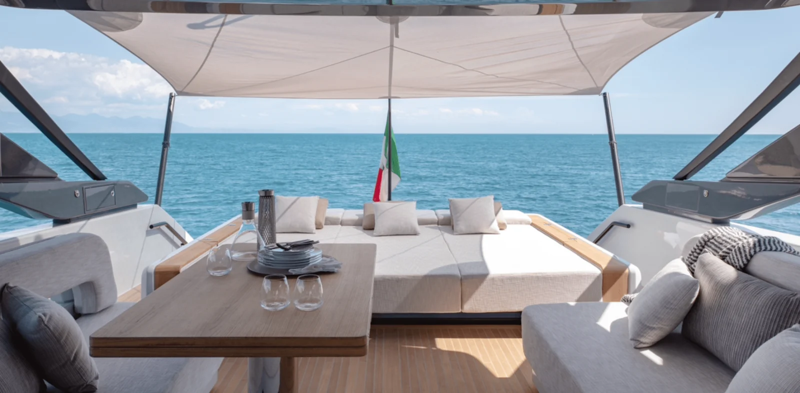 Bluegame BGX73 - photo 4 yacht charter Cannes