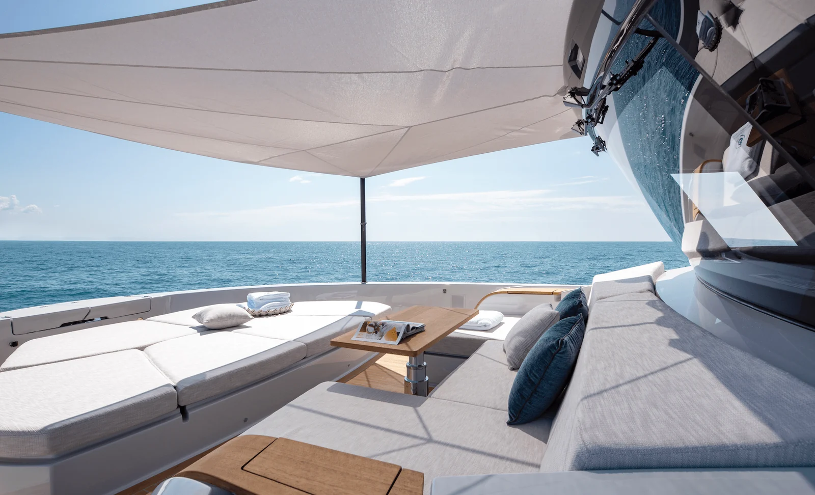 Bluegame BGX73 - photo 8 yacht charter Cannes