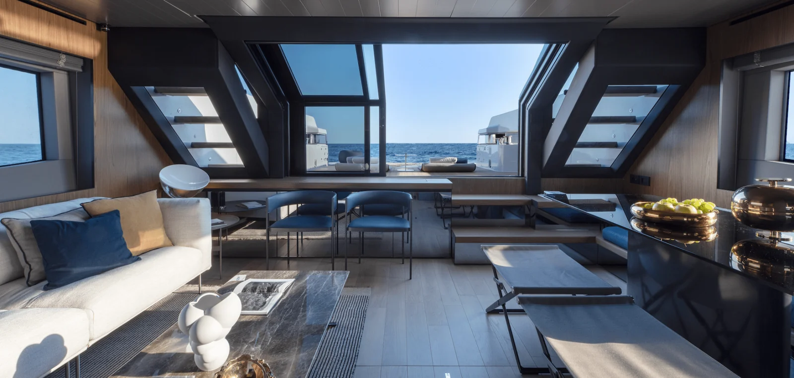 Bluegame BGX73 - photo 11 yacht charter Cannes