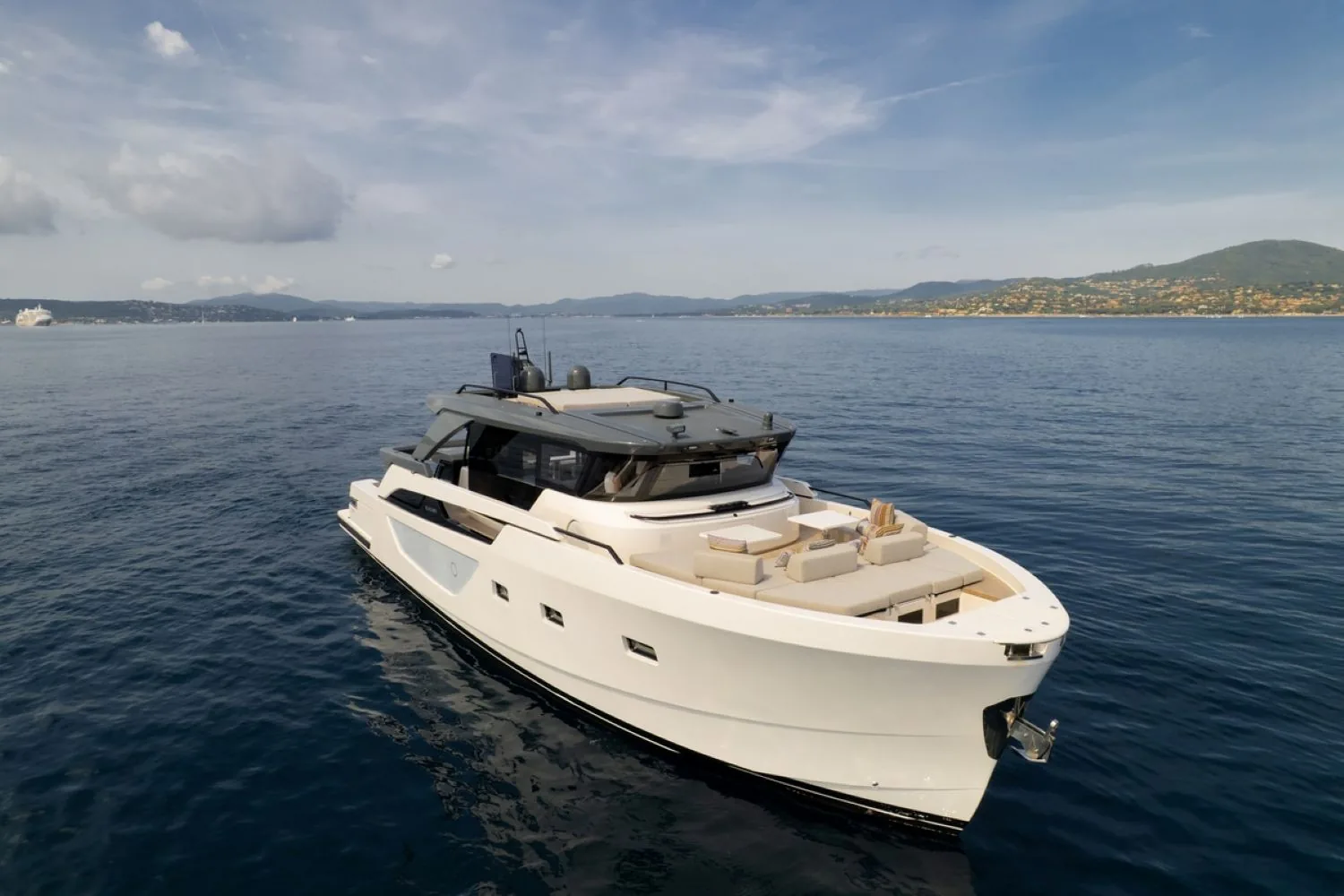 BLUEGAME BGX63 - photo 4 yacht charter Cannes