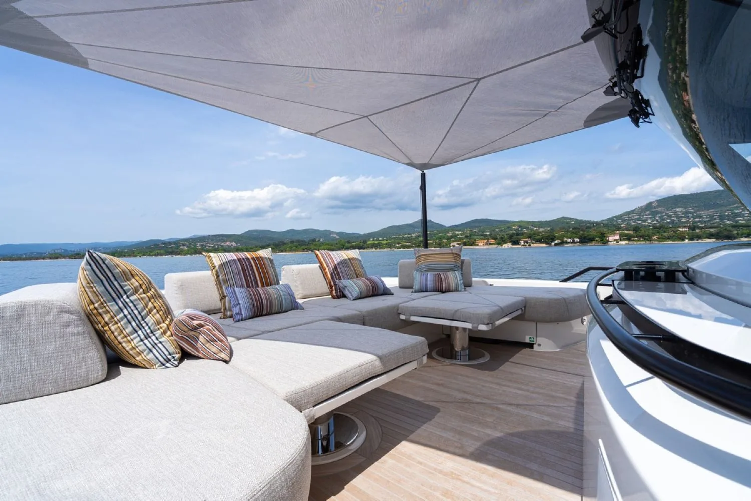 BLUEGAME BGX63 - photo 9 yacht charter Cannes