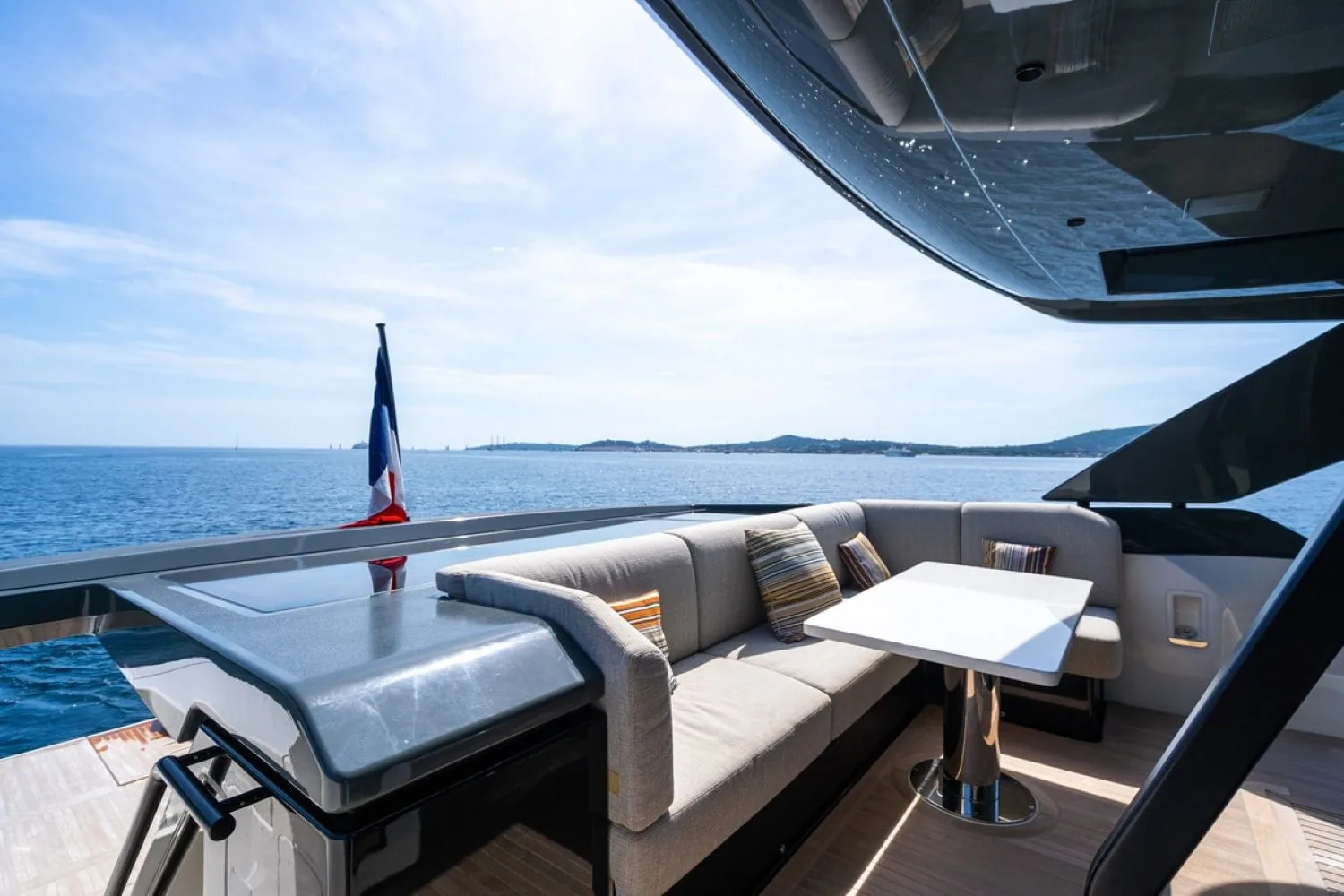 BLUEGAME BGX63 - photo 11 yacht charter Cannes