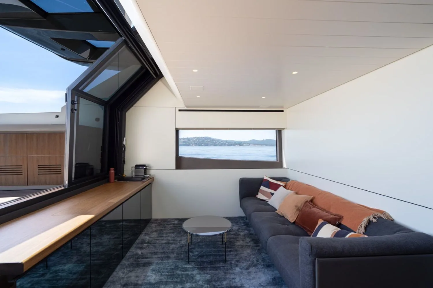 BLUEGAME BGX63 - photo 14 yacht charter Cannes