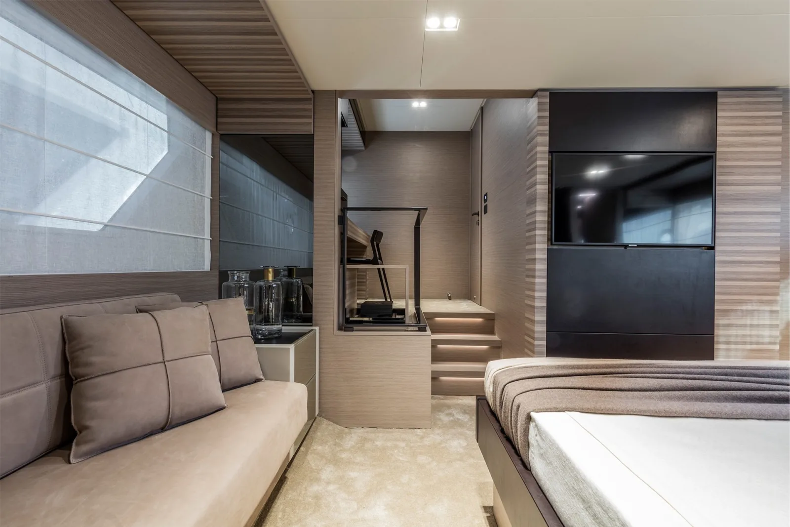 CARE ONE - photo 7 yacht charter Cannes