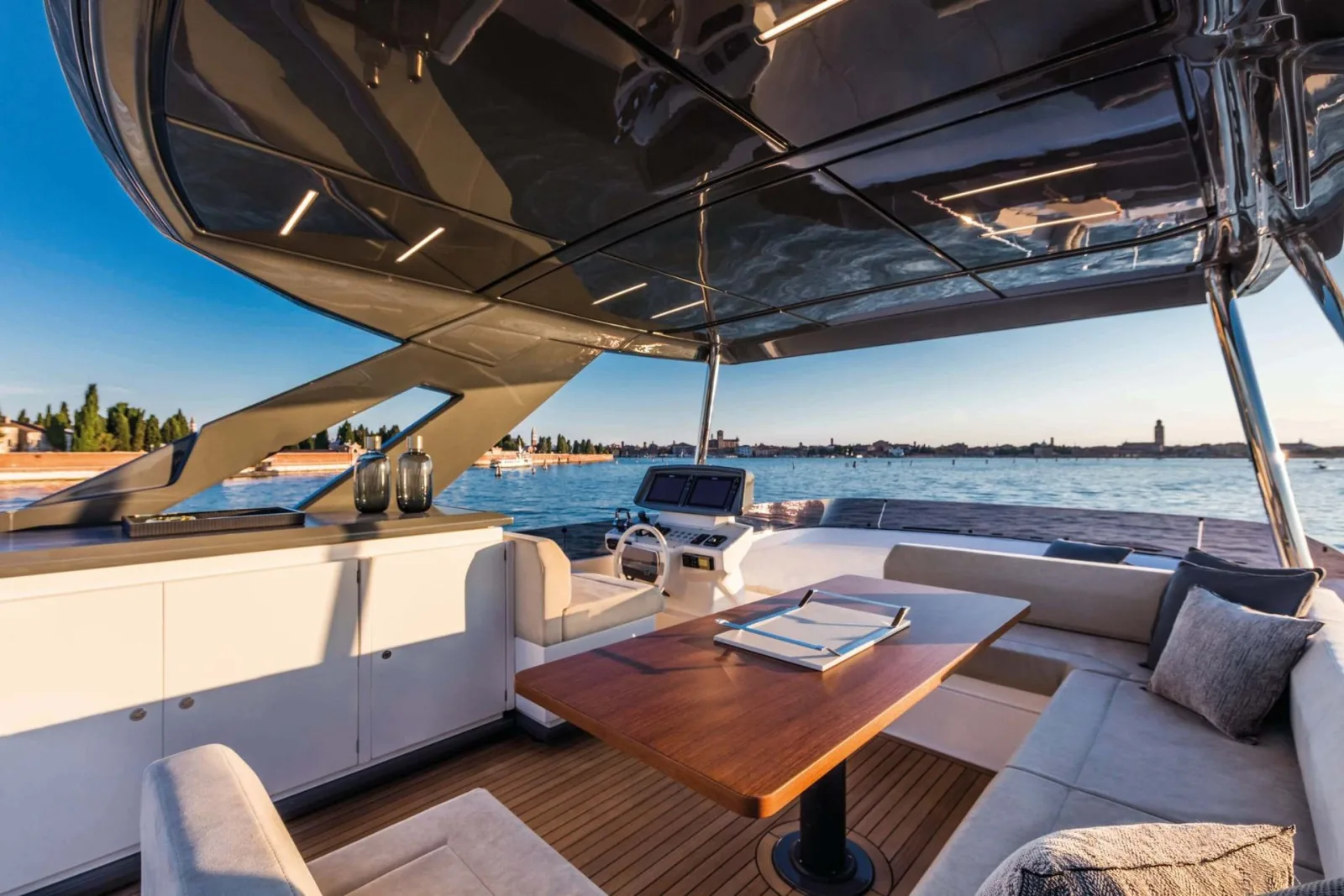 CARE ONE - photo 9 yacht charter Cannes