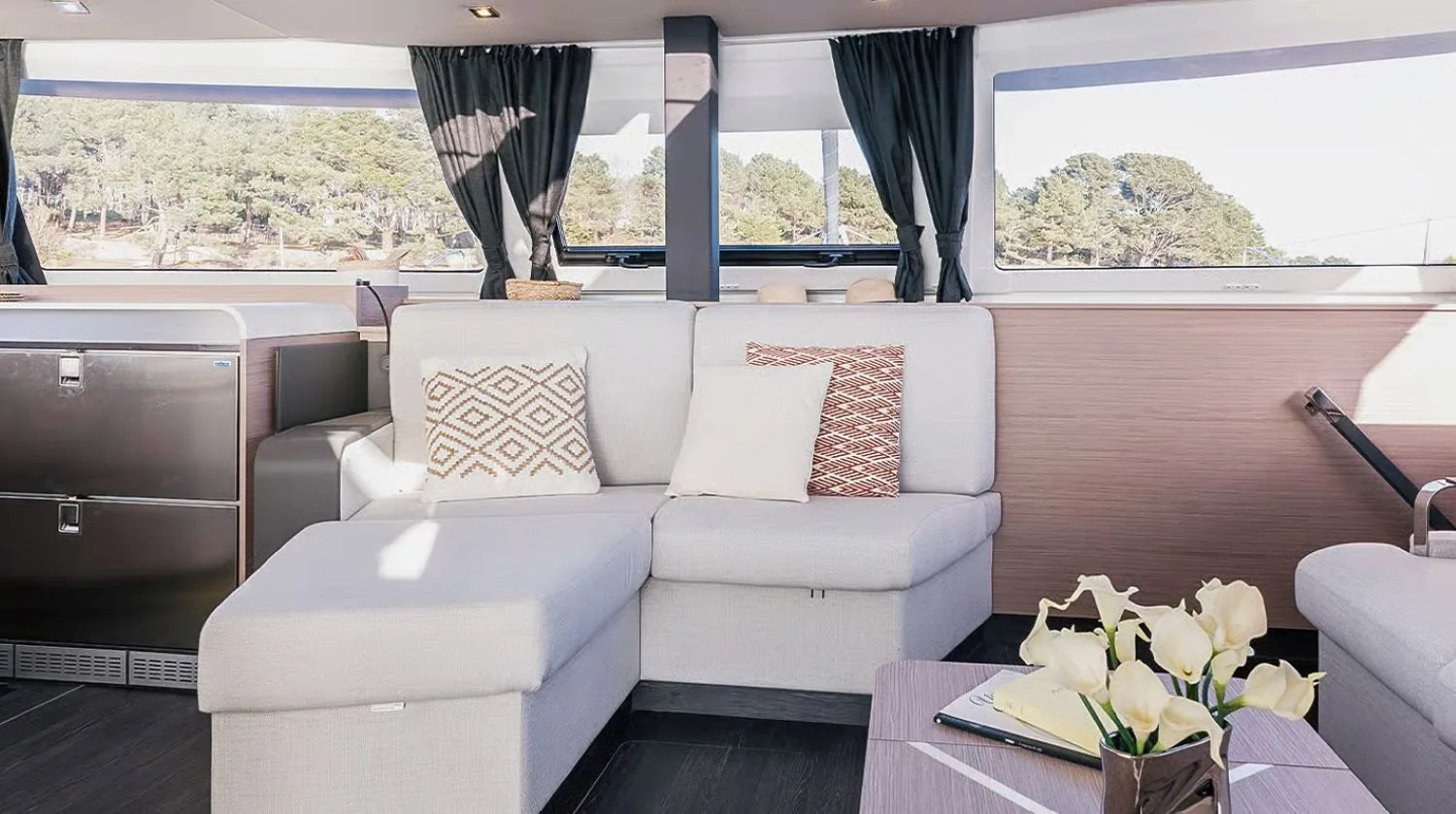CATAMARAN AURA 51 - photo 10 yacht charter Cannes