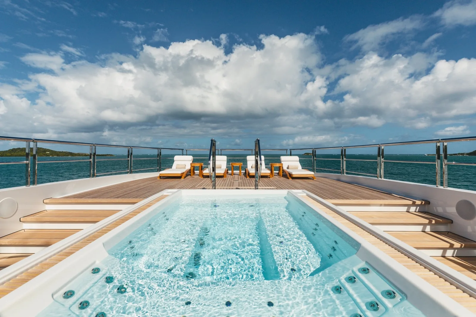 COME TOGETHER - photo 11 yacht charter Cannes