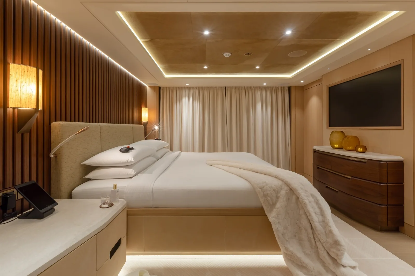 COME TOGETHER - photo 26 yacht charter Cannes