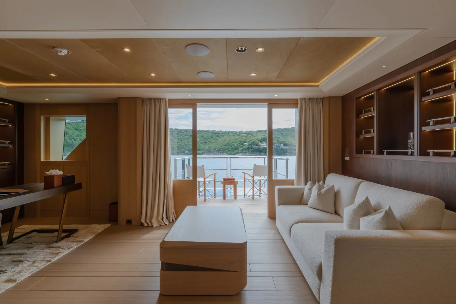COME TOGETHER - photo 28 yacht charter Cannes