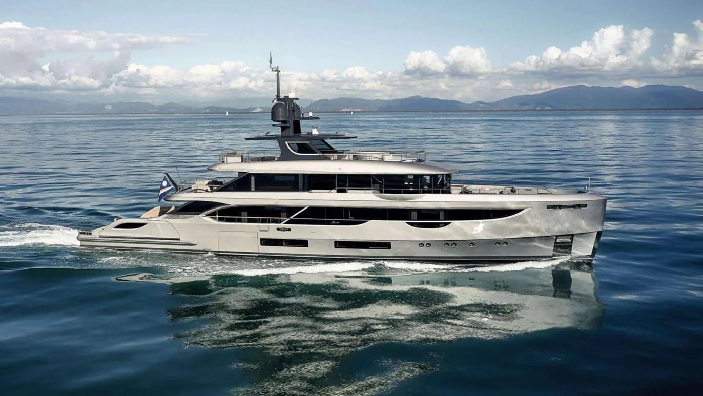 Cosmico - photo 2 yacht charter Cannes