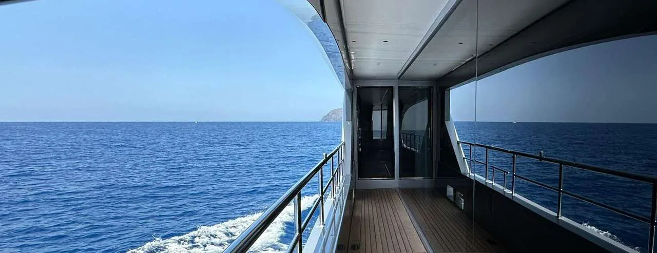 Cosmico - photo 8 yacht charter Cannes