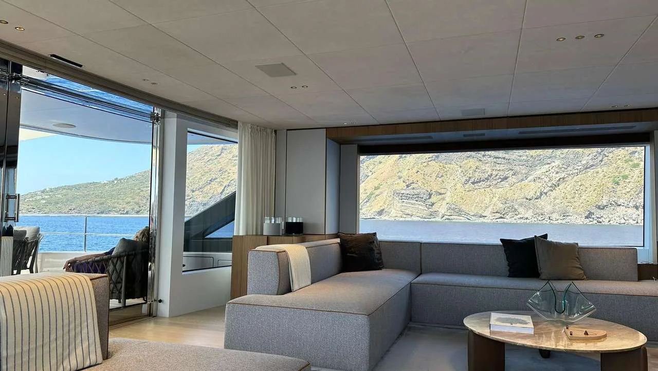 Cosmico - photo 25 yacht charter Cannes