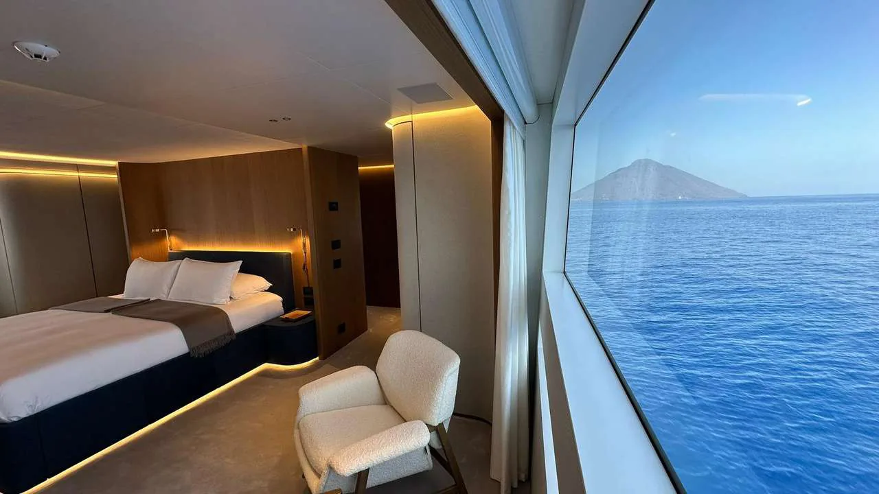 Cosmico - photo 29 yacht charter Cannes