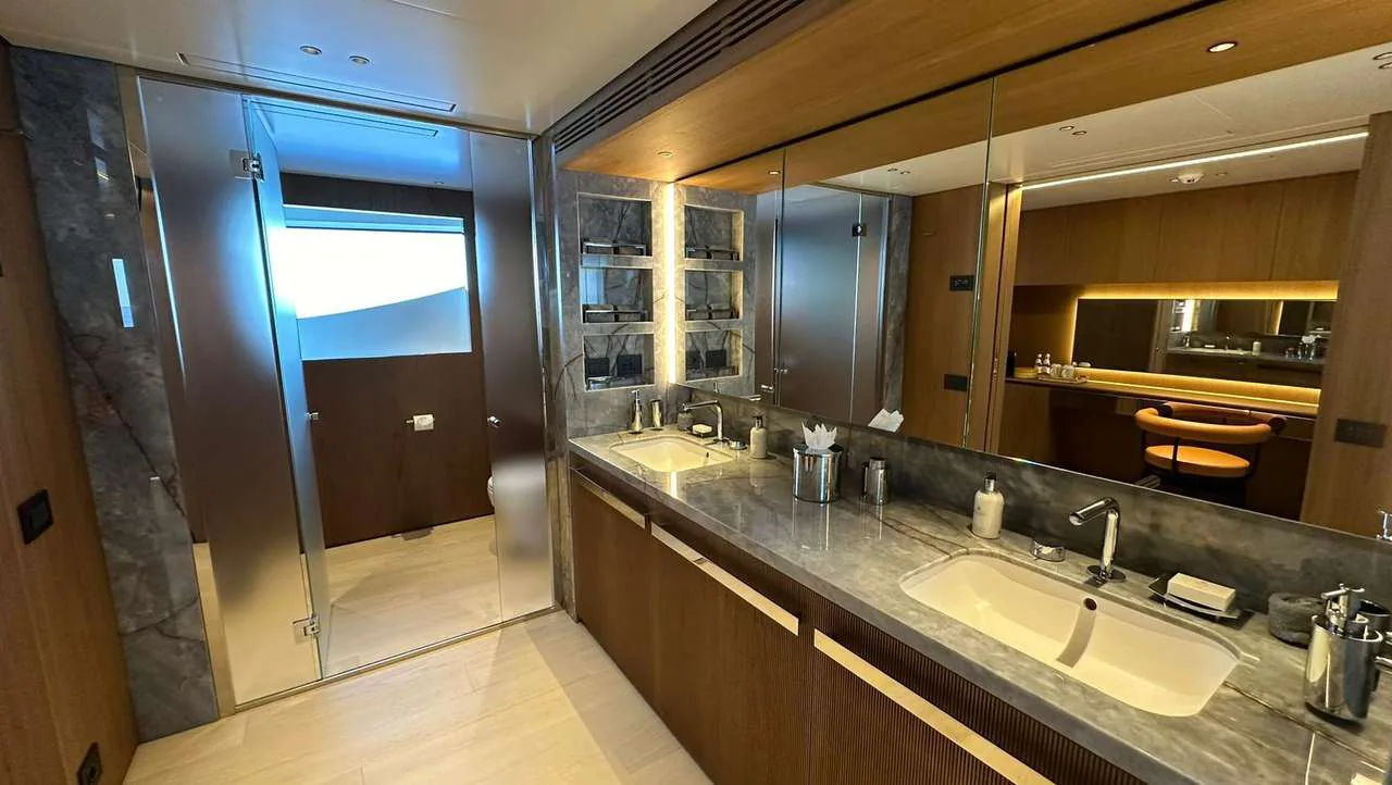 Cosmico - photo 35 yacht charter Cannes