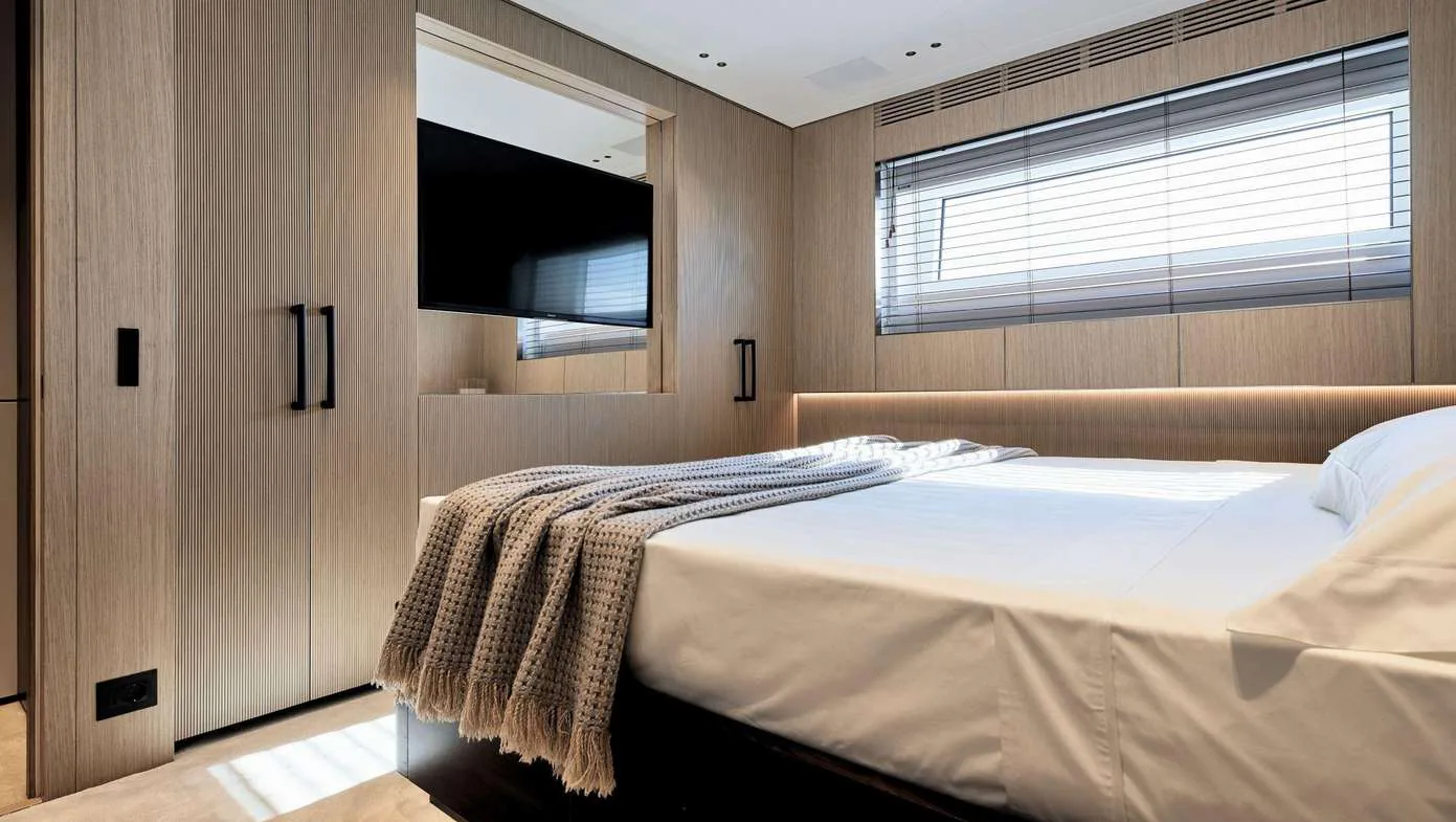 Cosmico - photo 37 yacht charter Cannes