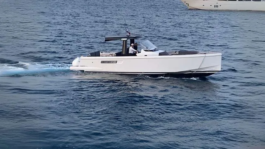 Cosmico - photo 44 yacht charter Cannes