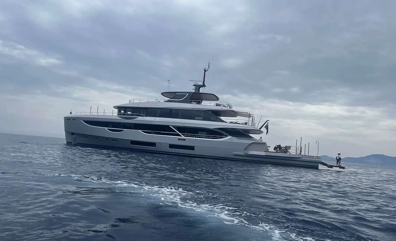 Cosmico - photo 49 yacht charter Cannes