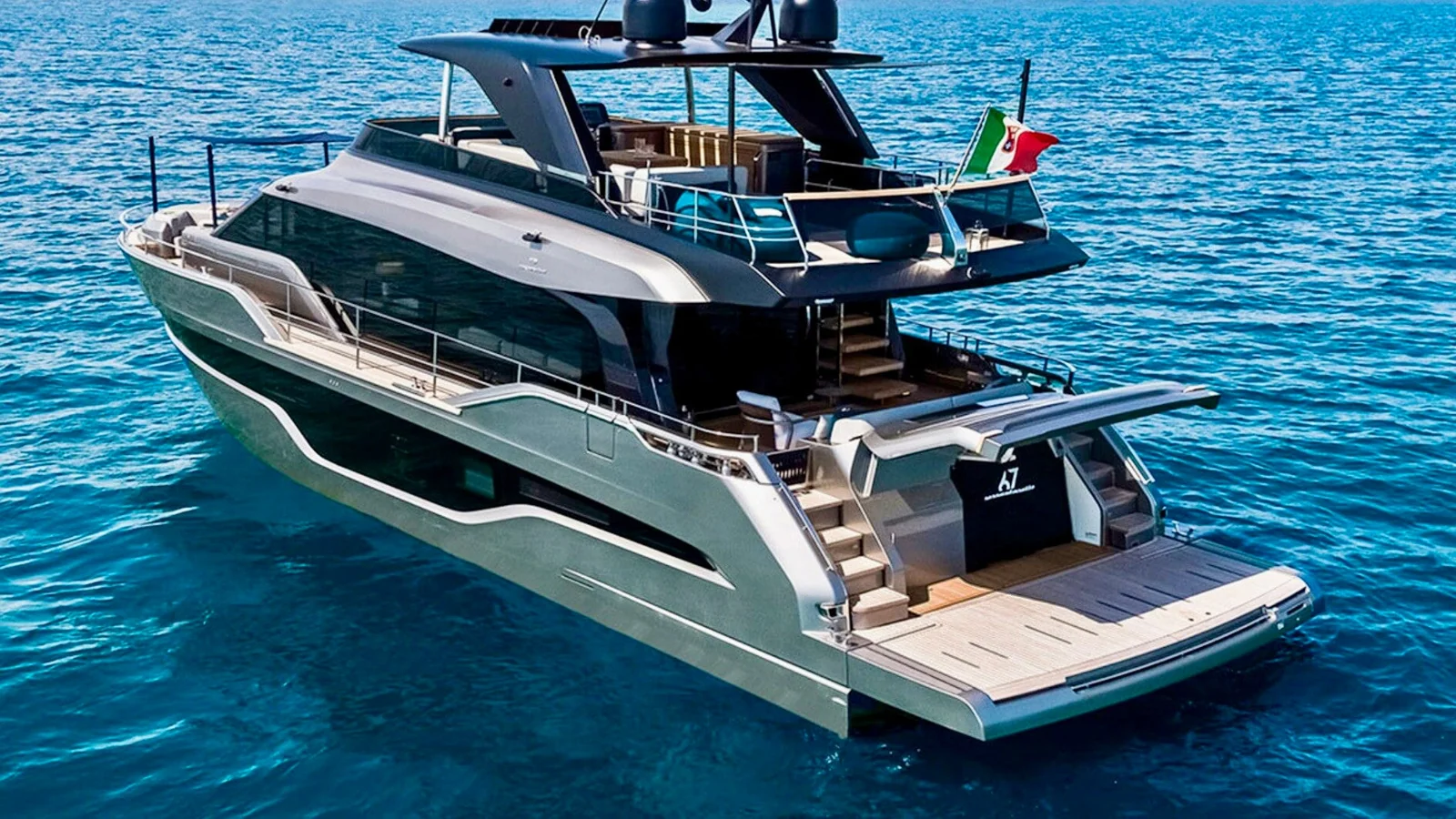 Cranchi 67 Settantotto - photo 1 yacht charter Cannes