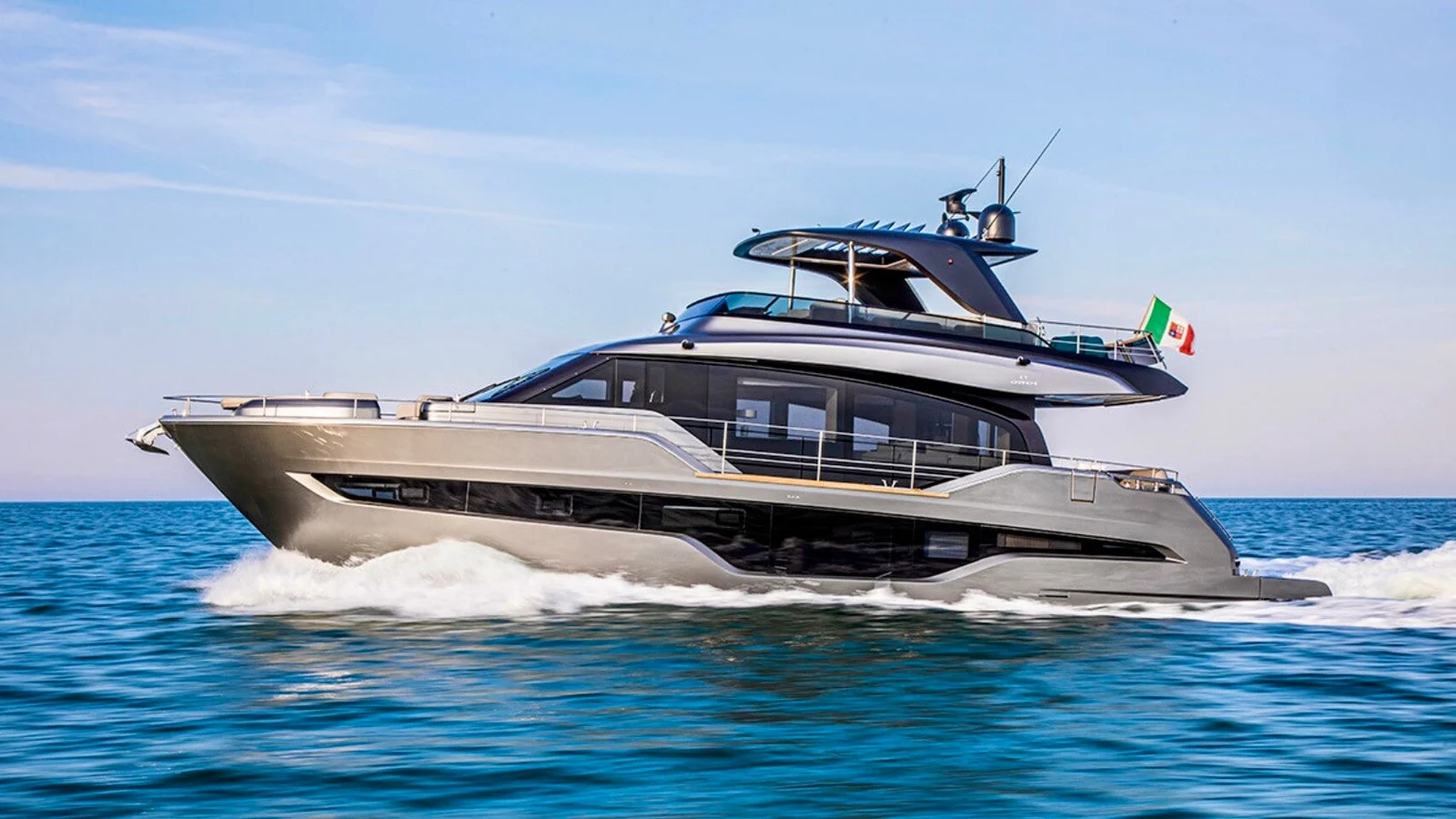 Cranchi 67 Settantotto - photo 4 yacht charter Cannes